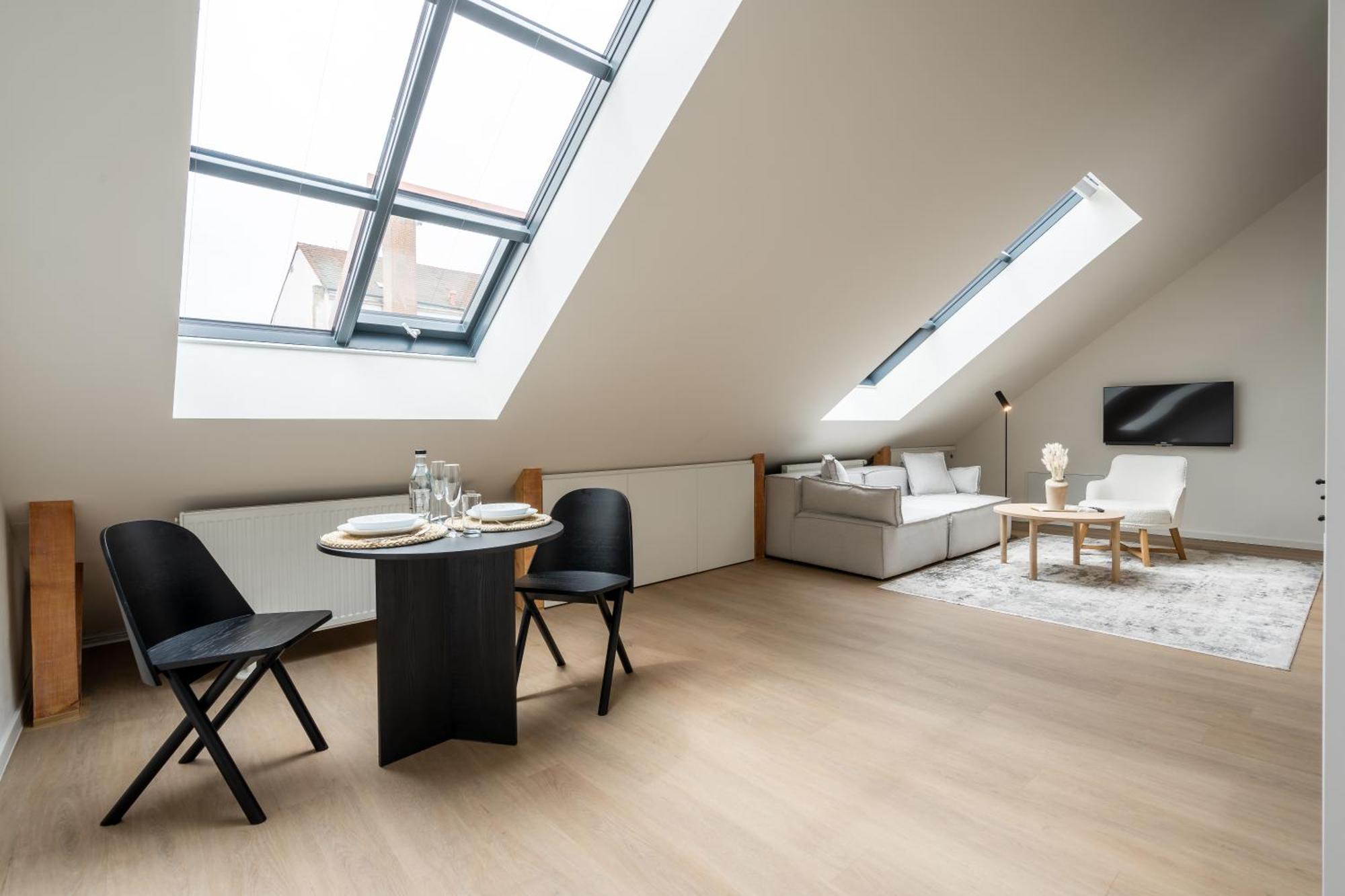 Honest Karlin Aparthotel Prague Exterior photo