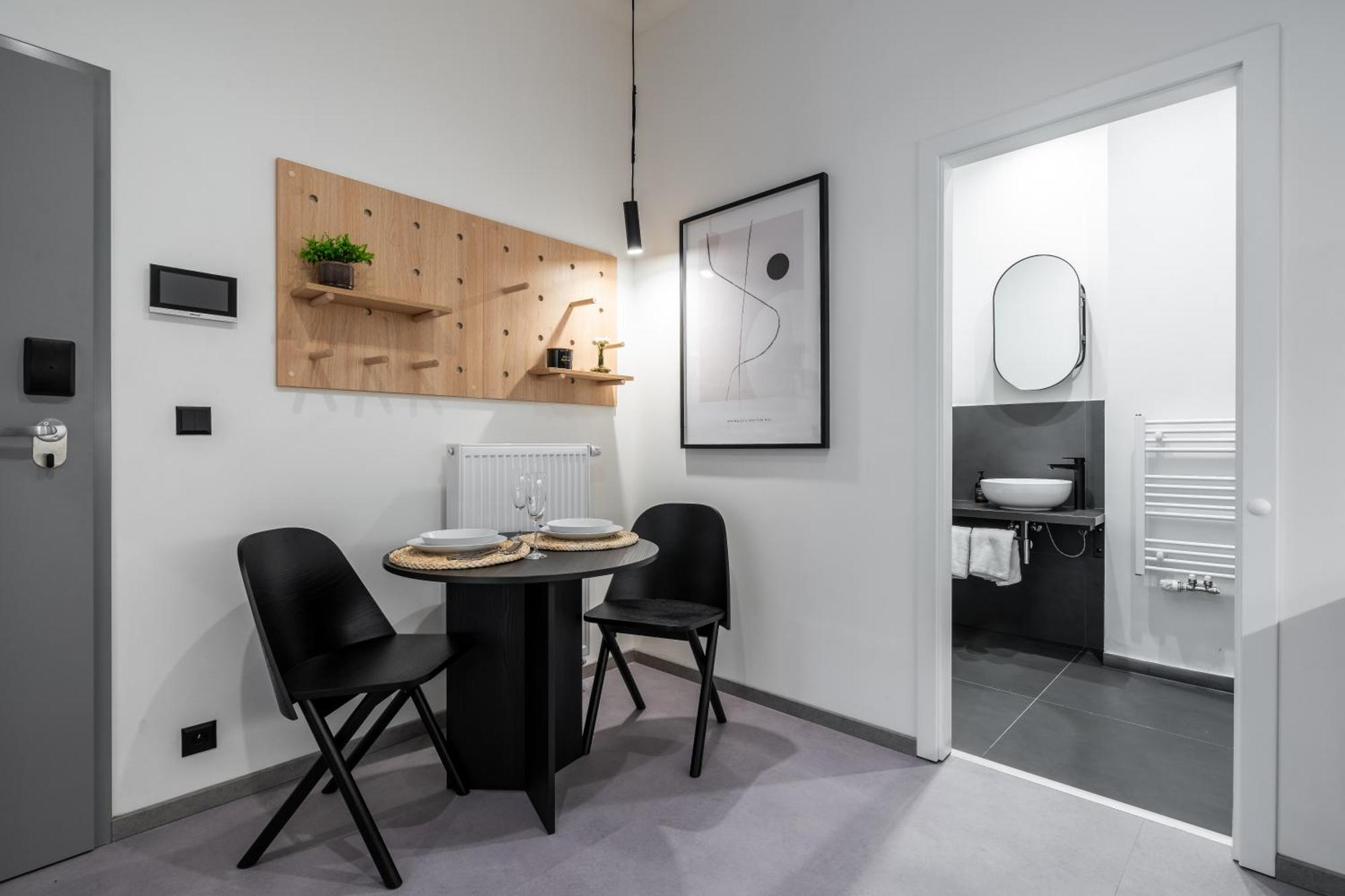 Honest Karlin Aparthotel Prague Exterior photo